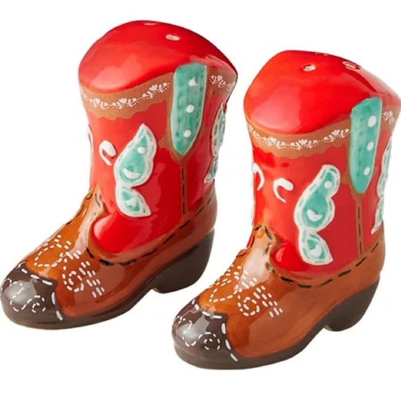 The Pioneer Woman Cowboy Boot Salt & Pepper Shaker Set - Picture 11 of 12